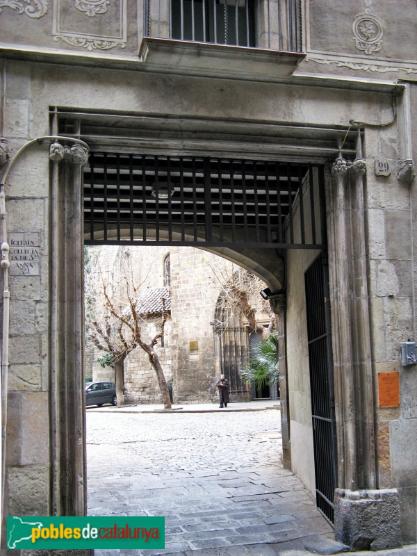Barcelona - Antiga Casa dels Canonges de Santa Anna