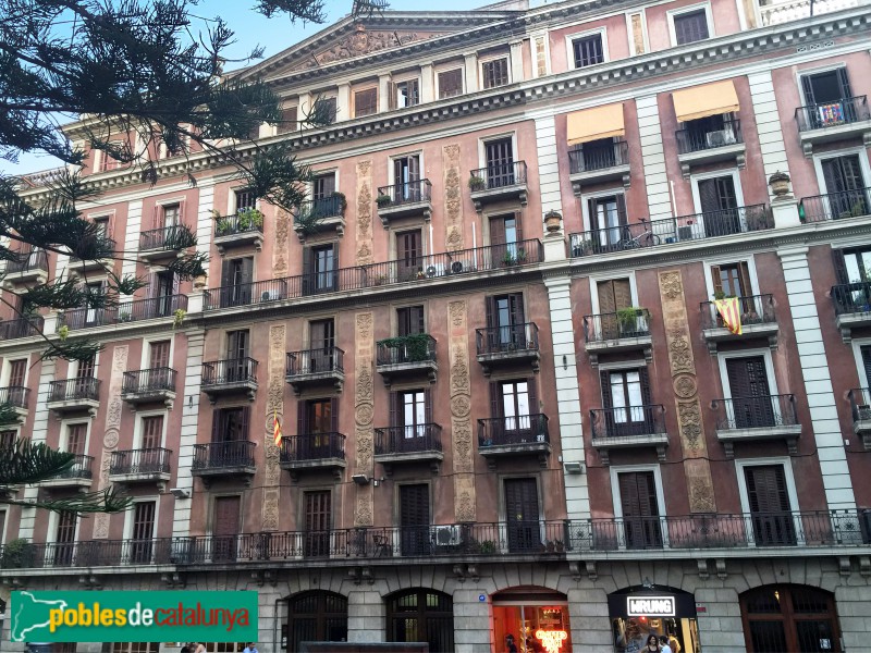 Barcelona - Edificis de la Caixa a la plaça de Madrid
