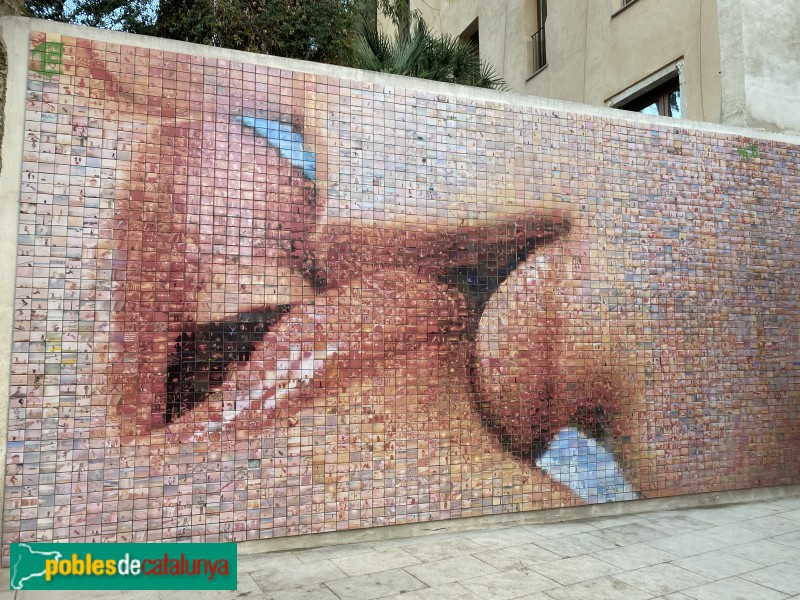 Barcelona - El món neix en cada besada (Foto: Albert Esteves, 2020) Barcelona - El món neix en cada besada