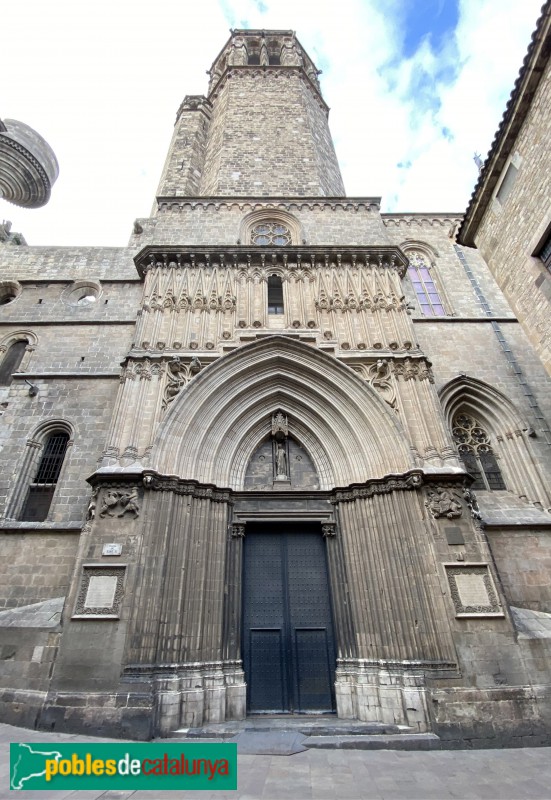 Barcelona - Catedral. Portal de Sant Iu