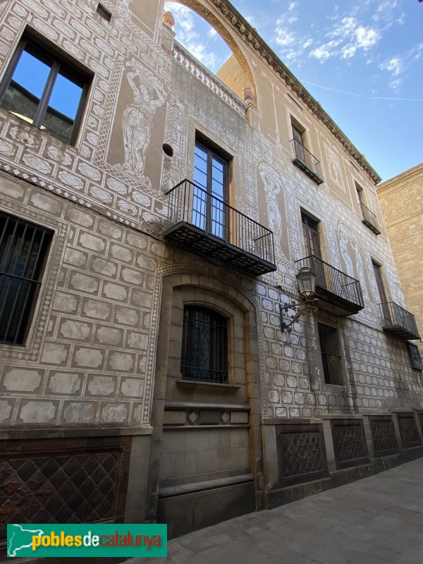 Barcelona - Casa dels Canonges del carrer Pietat