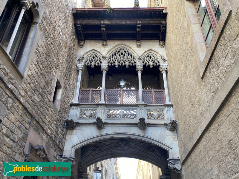 Barcelona - Pont del carrer del Bisbe