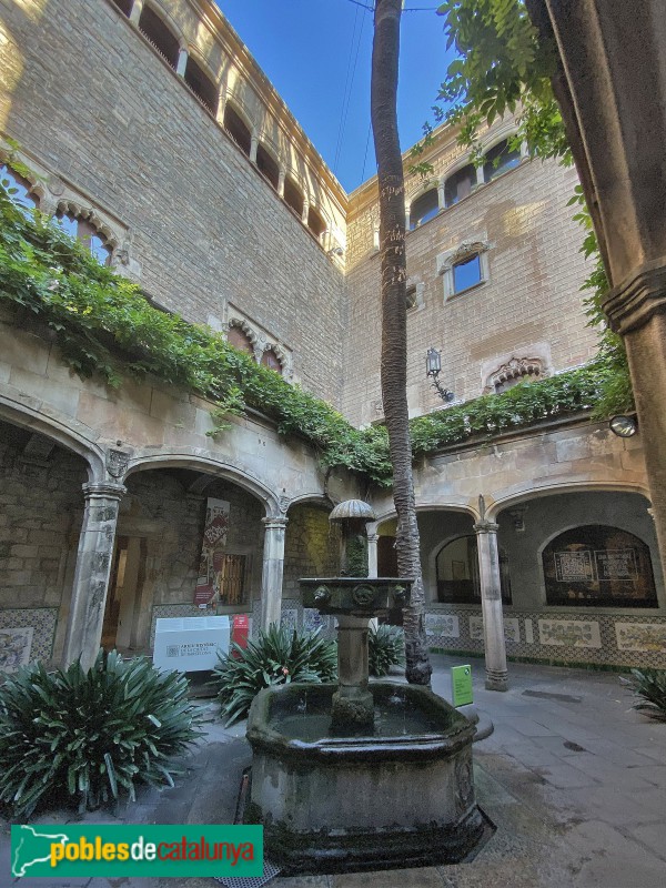 Barcelona - Casa de l'Ardiaca, claustre