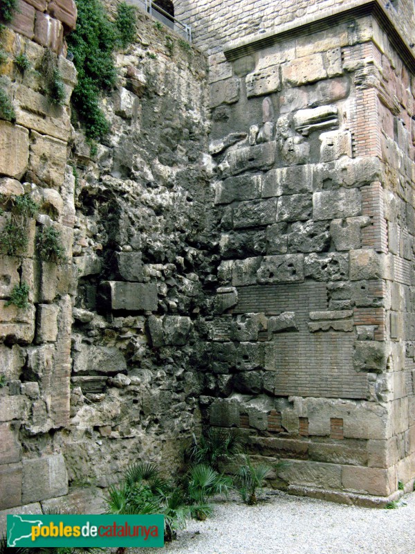 Barcelona - Muralla romana de la plaça Nova