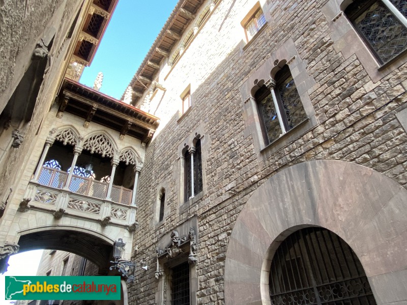 Barcelona - Pont del carrer del Bisbe