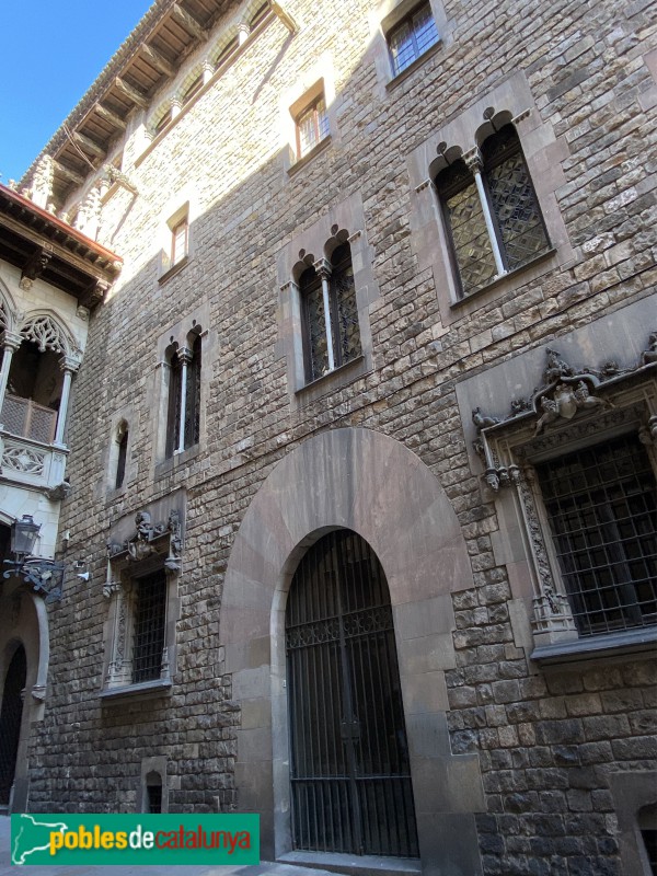 Barcelona - Casa dels Canonges del carrer del Bisbe