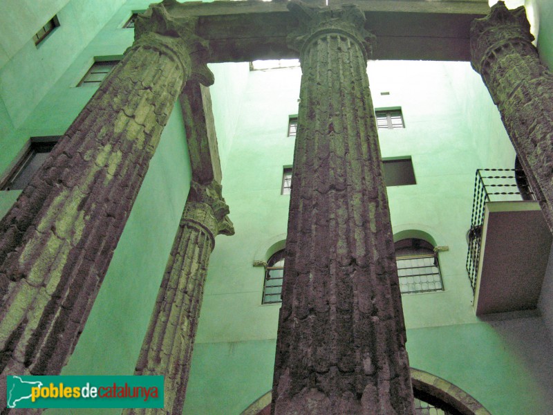 Barcelona - Columnes del temple romà