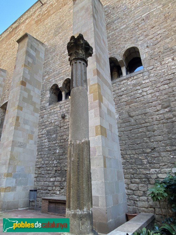 Barcelona - Columnes romanes del Verger del Palau