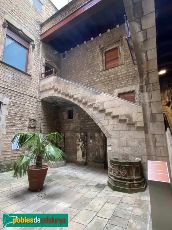 Barcelona - Pati interior del Museu Marés