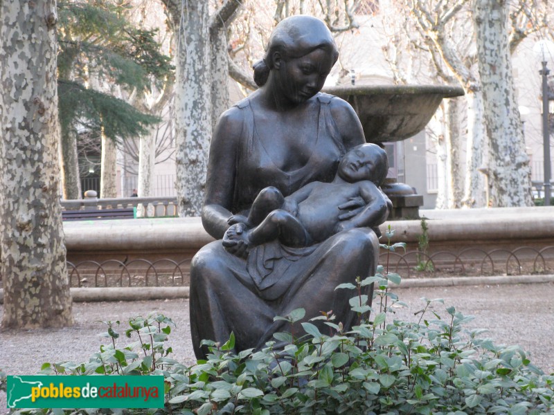 Barcelona - Escultura Maternitat a Olot