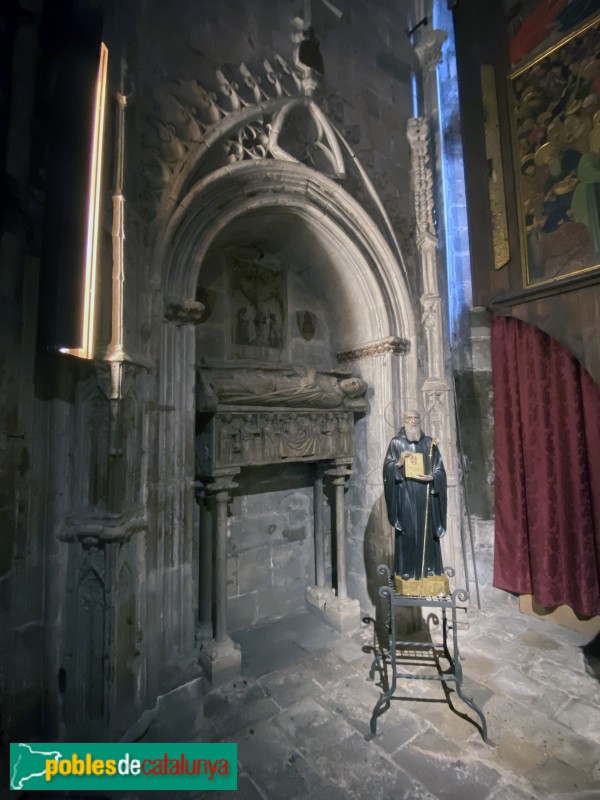 Barcelona - Catedral. Sepulcre del bisbe Ponç de Gualba
