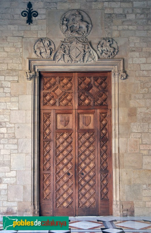 Barcelona - Palau de la Generalitat. Porta del saló Verge de Montserrat (Foto: Albert Esteves, 2020) Barcelona - Palau de la Generalitat. Porta del saló Verge de Montserrat