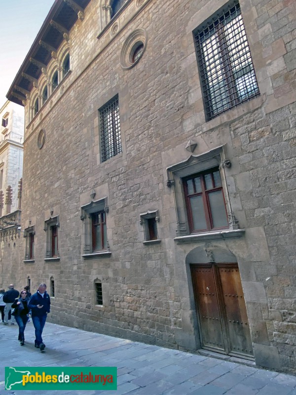 Barcelona - Palau de la Generalitat. Façana del carrer del Bisbe del segle XVI