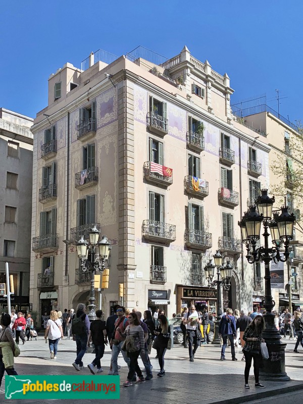 Barcelona - Casa Josefa Nadal (Foto: Albert Esteves, 2019) Barcelona - Casa Josefa Nadal