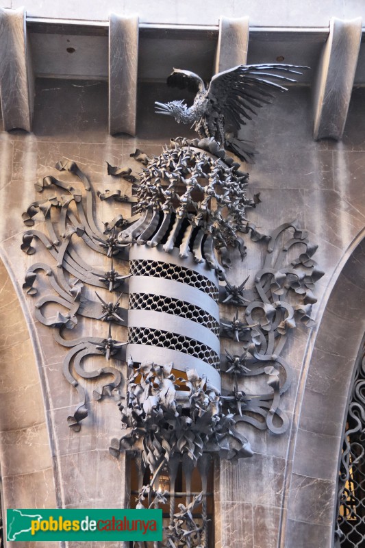 Barcelona - Palau Güell, detall (Foto: Albert Esteves, 2019) Barcelona - Palau Güell, detall