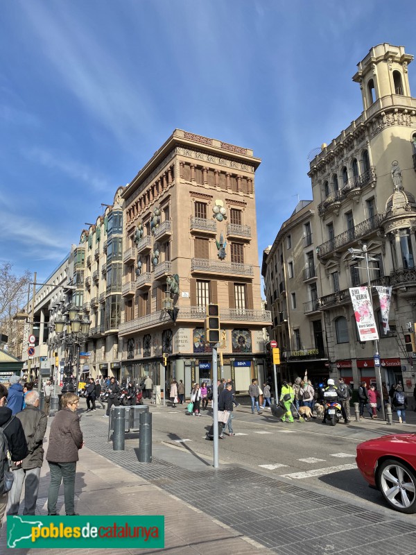 Barcelona - Casa Bruno Cuadros (Foto: Albert Esteves, 2020) Barcelona - Casa Bruno Cuadros