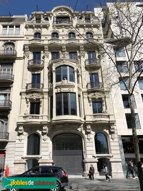 Barcelona - Casa Rafael Roldós (Rambla, 124) (Foto: Albert Esteves, 2019) Barcelona - Casa Rafael Roldós (Rambla, 124)