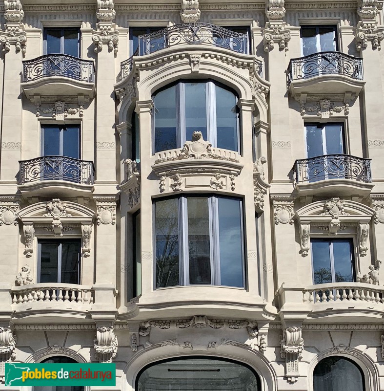 Barcelona - Casa Rafael Roldós (Rambla, 124) (Foto: Albert Esteves, 2019) Barcelona - Casa Rafael Roldós (Rambla, 124)