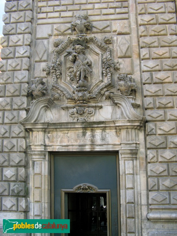 Barcelona - Església de Betlem. Porta lateral