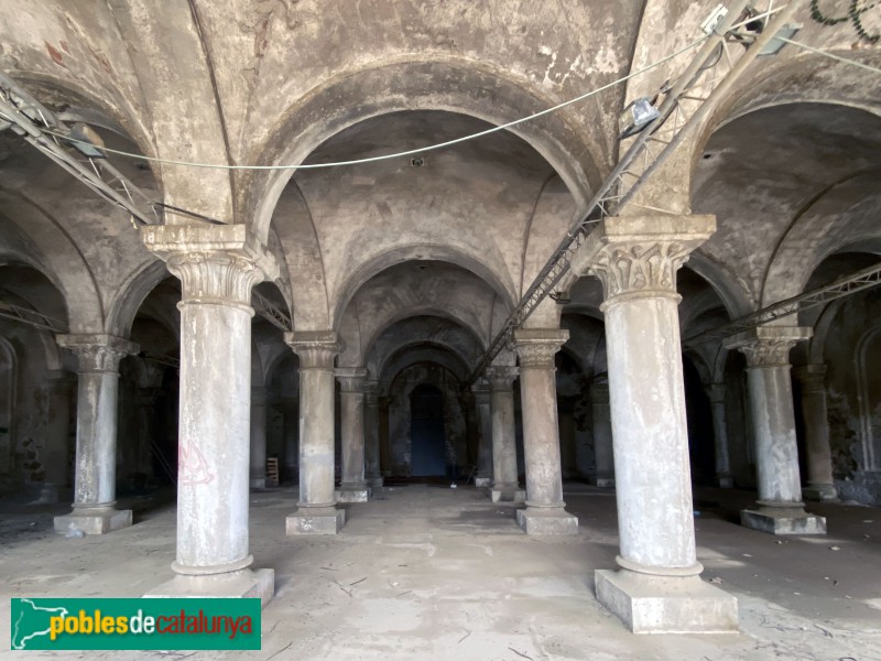 Barcelona - Jardins de Ca n'Altimira. Sala hipòstila