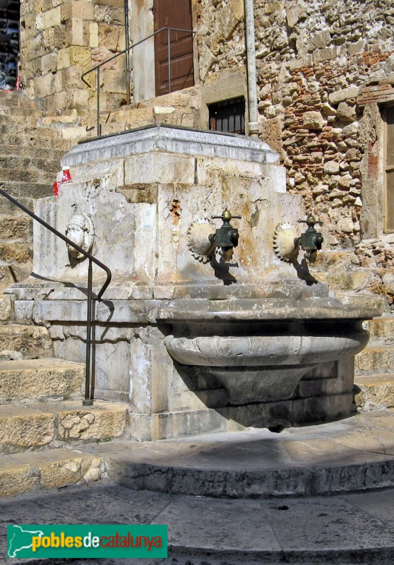 Tarragona - Font de les escales de la Seu