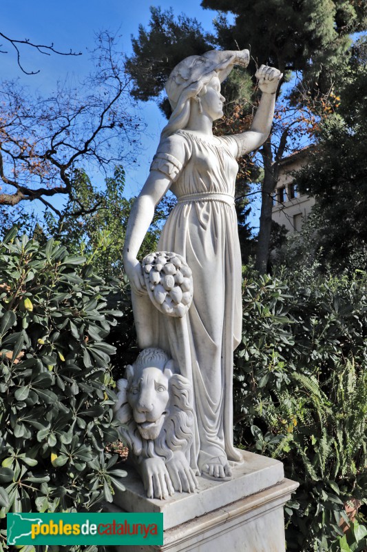 Barcelona - Jardins de la Tamarita. Escultura: Àfrica