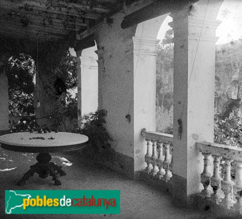 Vallirana - Can Prunera (Foto: <i>Òscar Torras -Arxiu fotogràfic Centre Excursionista de Catalunya-</i>, 1919) Vallirana - Can Prunera