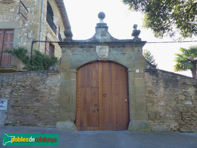 Folgueroles - La Sala. Portalada principal (Foto: Graciel·la Vidal, 2020) Folgueroles - La Sala. Portalada principal