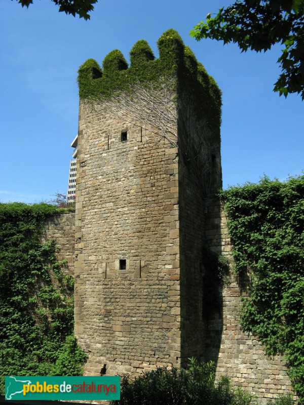 Barcelona - Muralla del segle XIV (Foto: Albert Esteves, 2020) Barcelona - Muralla del segle XIV