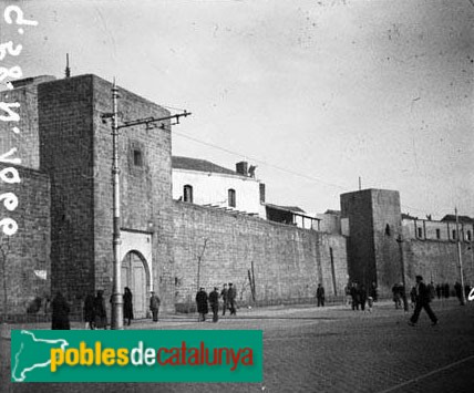 Barcelona - Muralla del segle XIV (Foto: Jaume Biosca -Arxiu Fotogràfic Centre Excursionista de Catalunya-, 1935) Barcelona - Muralla del segle XIV