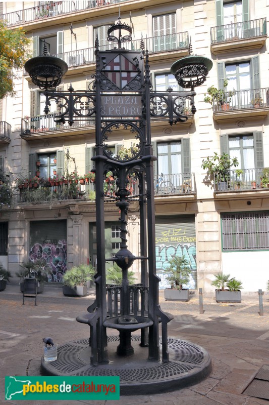 Barcelona - Font de la plaça Sant Pere (Foto: Albert Esteves, 2020) Barcelona - Font de la plaça Sant Pere