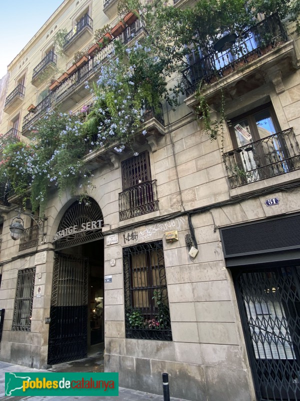 Barcelona - Casa-fàbrica Sert i Solà, façana Sant Pere més Alt (Foto: Albert Esteves, 2020) Barcelona - Casa-fàbrica Sert i Solà, façana Sant Pere més Alt