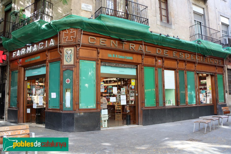Barcelona - Farmàcia Comas (abans Salgàs Tolosa) (Foto: Albert Esteves, 2020) Barcelona - Farmàcia Comas (abans Salgàs Tolosa)