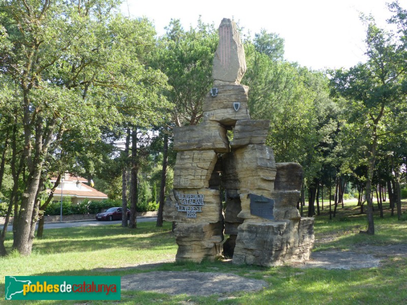 Taradell - Monument a l'Expedició a l'Everest (Foto: Graciel·la Vidal, 2020) Taradell - Monument a l'Expedició a l'Everest