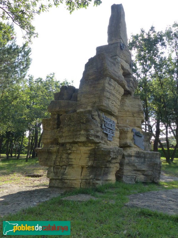 Taradell - Monument a l'Expedició a l'Everest (Foto: Graciel·la Vidal, 2020) Taradell - Monument a l'Expedició a l'Everest