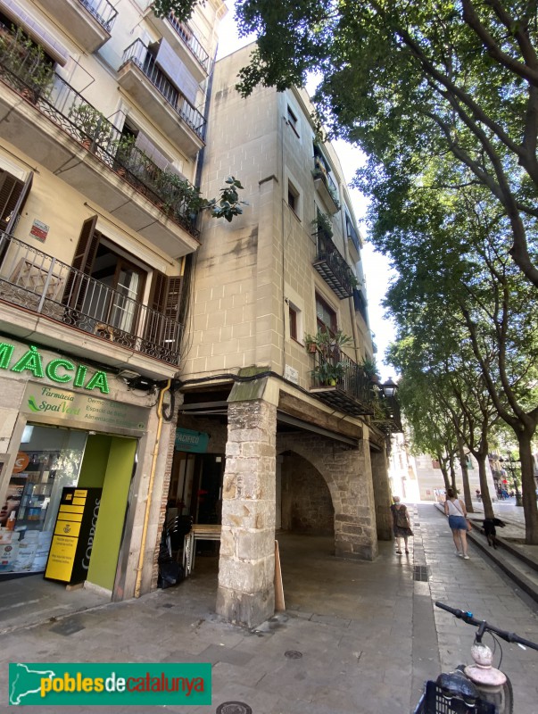 Barcelona - Casa porxada de Sant Agustí Vell (Foto: Albert Esteves, 2020) Barcelona - Casa porxada de Sant Agustí Vell