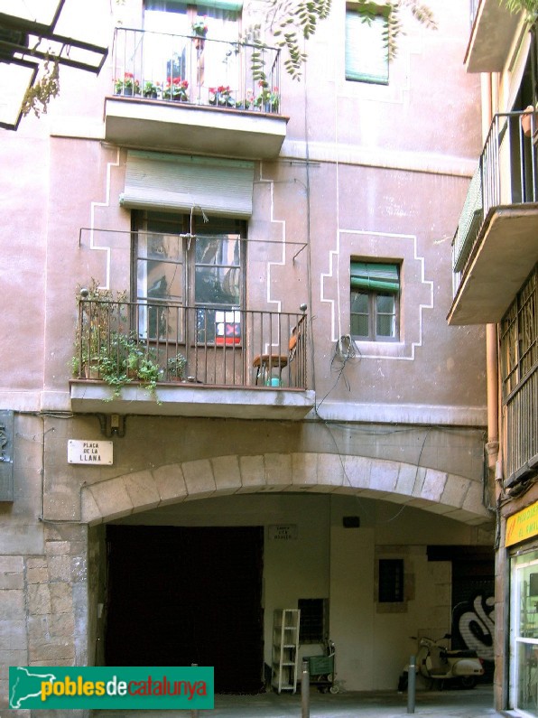 Barcelona - Plaça de la Llana (Foto: Albert Esteves, 2006) Barcelona - Plaça de la Llana
