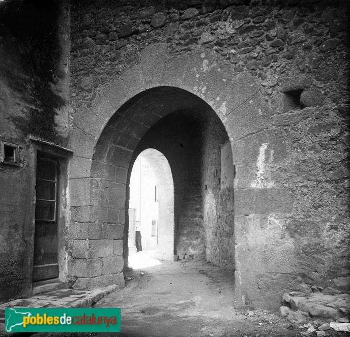 Calonge - Palau del castell. Portals exteriors