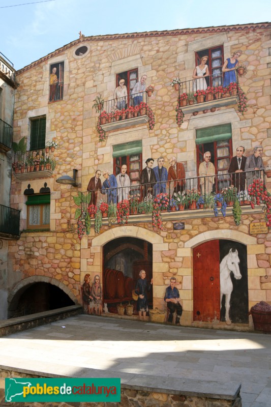 Calonge - Pintures murals de la plaça Major