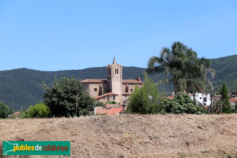 Calonge - Església de Sant Martí, des de la carretera de Romanyà