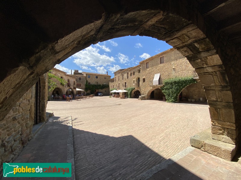 Monells - Plaça Major o de Jaume I