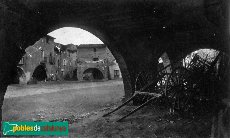 Monells - Plaça Major o de Jaume I - Anònim