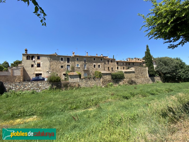 Monells - Barri de la Riera (Foto: Albert Esteves) Monells - Barri de la Riera