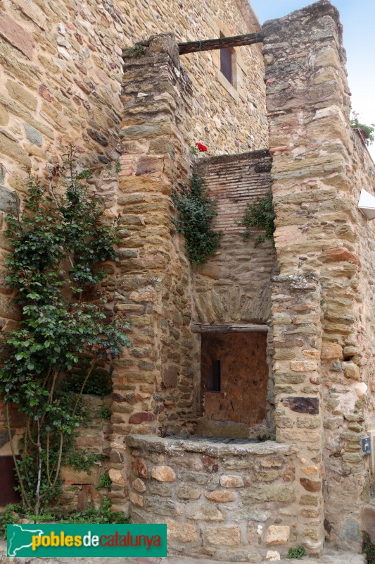 Monells - Pou de la plaça