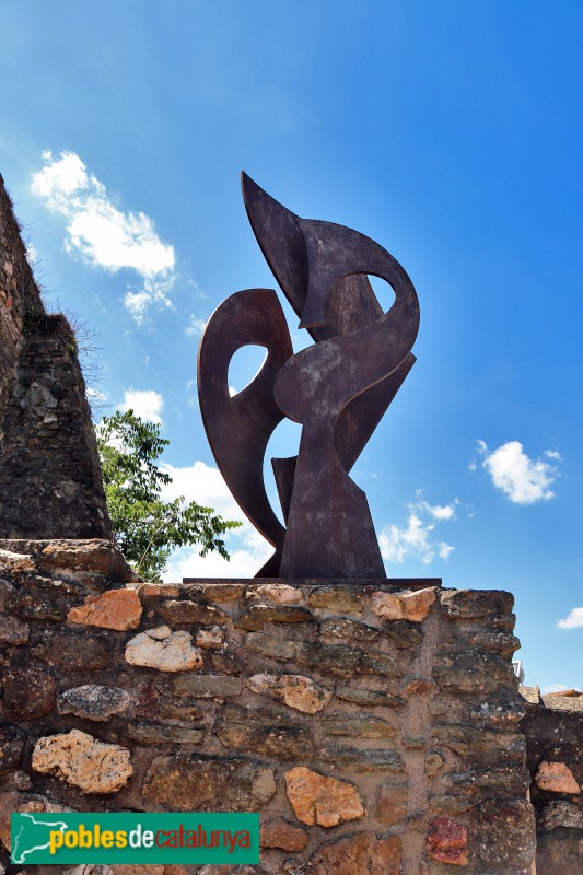 Monells - Escultura d'homenatge a August Puig