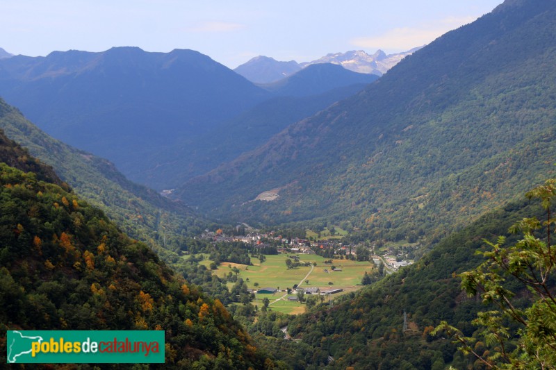 Les. Panoràmica des de Canejan