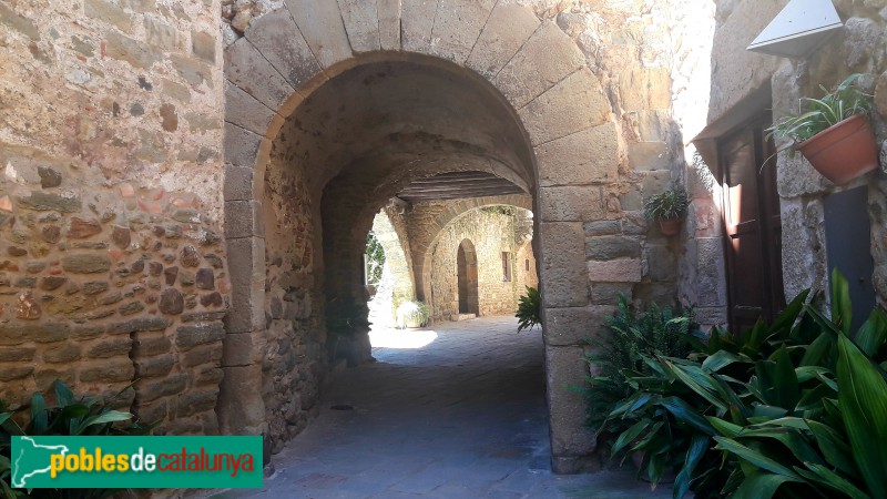 Monells - Arcades