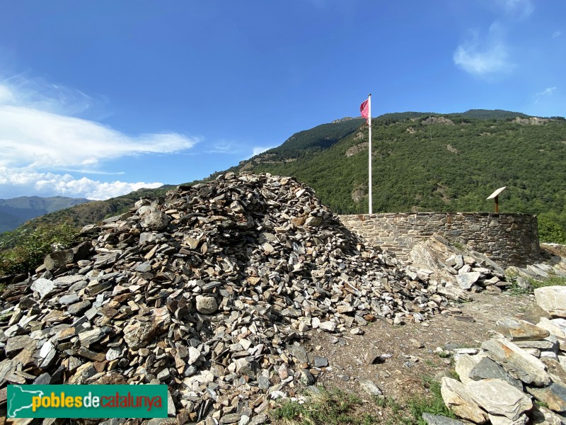 Es Bòrdes - Restes del Castell Lleó (Foto: Albert Esteves, 2020) Es Bòrdes - Restes del Castell Lleó