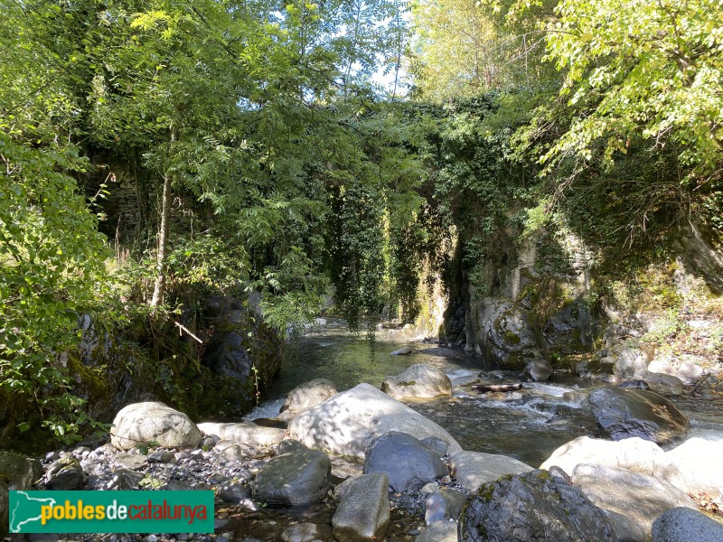 Es Bòrdes - Pont Vell o deth Joeu (Foto: Albert Esteves, 2020) Es Bòrdes - Pont Vell o deth Joeu