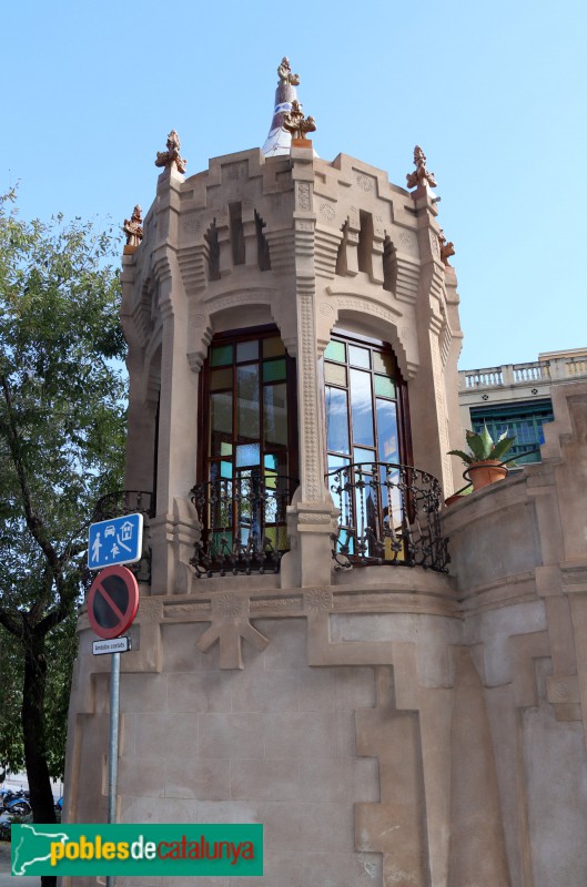 Barcelona - Plaça Lesseps, 30-32 (Cases Ramos)